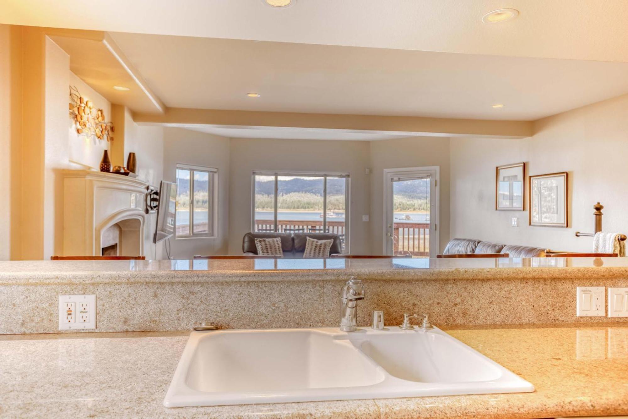 032 - Lakefront Village Escape Big Bear Lake Εξωτερικό φωτογραφία
