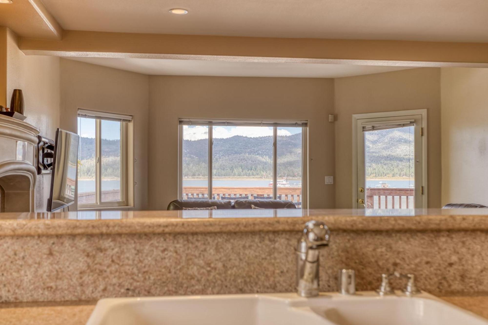 032 - Lakefront Village Escape Big Bear Lake Εξωτερικό φωτογραφία